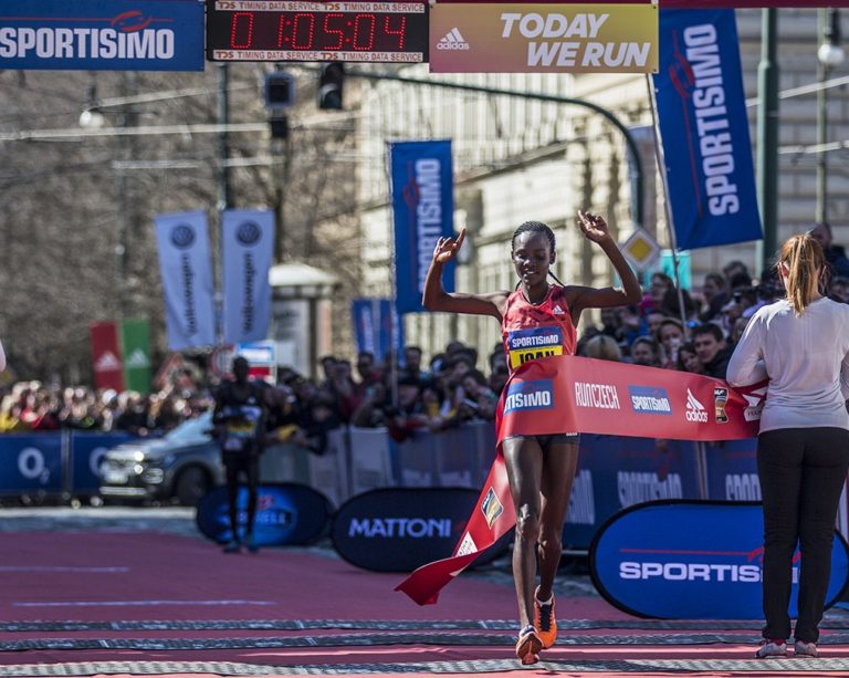 Joan Melly a remporté le semi-marathon Sportisimo de Prague