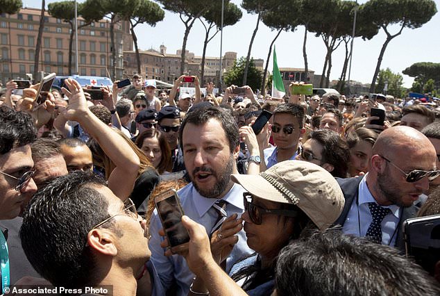 « Il est temps de faire vos valises » – le nouveau ministre de l’Interieur italien, Matteo Salvini, promet des déportations massives